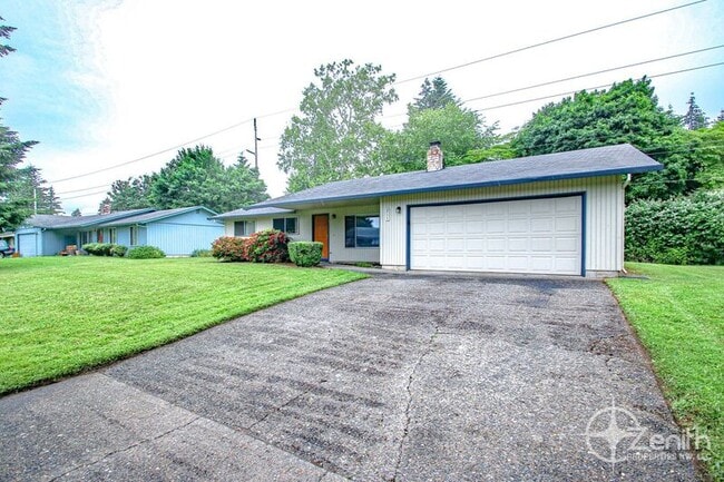 Building Photo - 711 NE 122nd Ave
