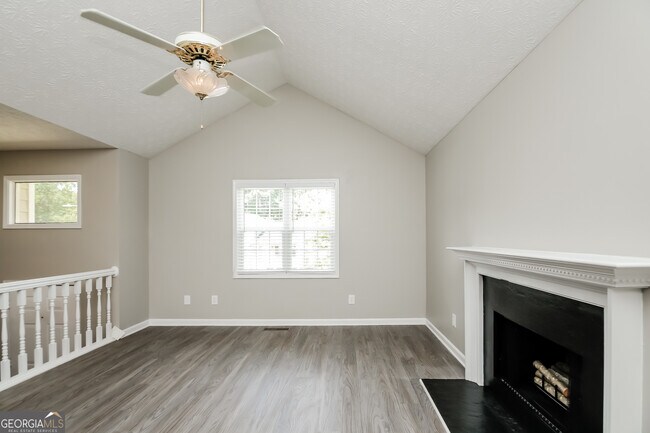 Foto del edificio - 4207 New Towne Dr