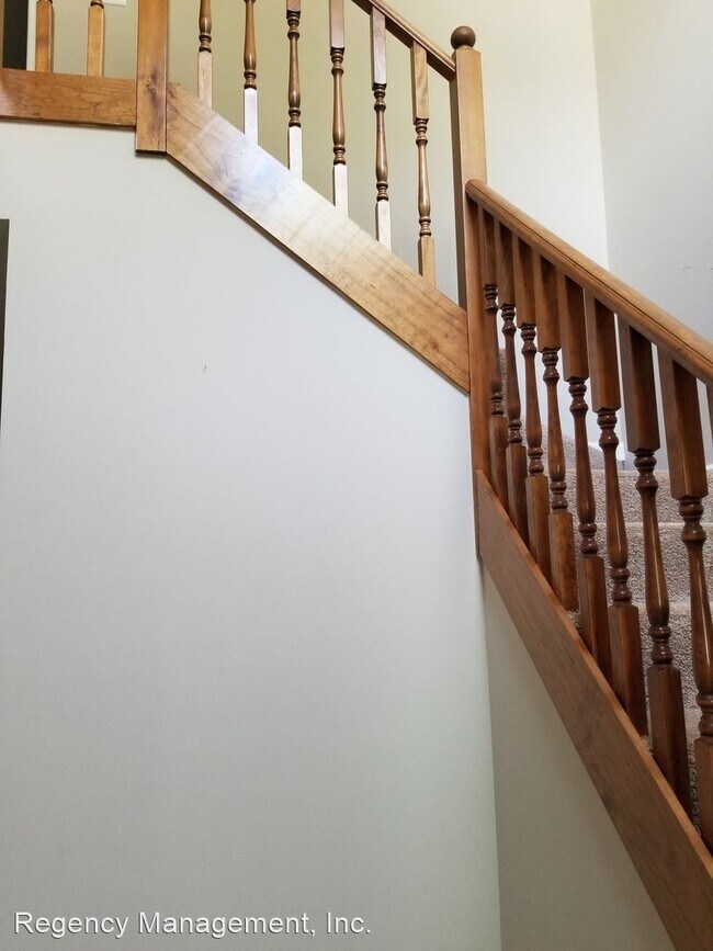 Building Photo - 2 br, 2.5 bath House - 204 Ridgeway Drive