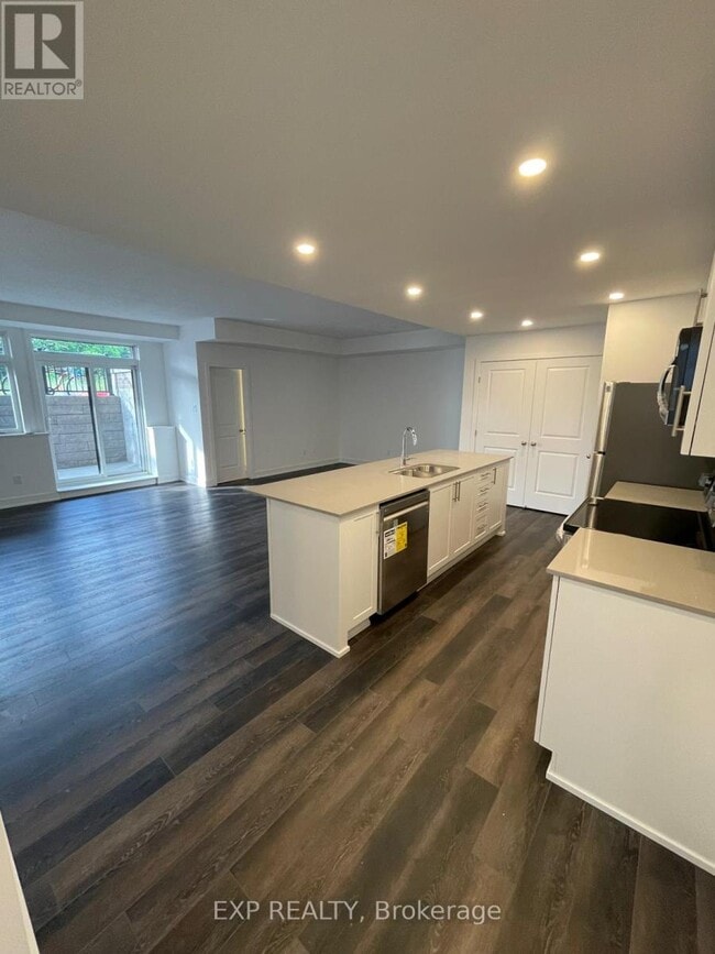 Building Photo - 380 Rolling Meadow Crescent