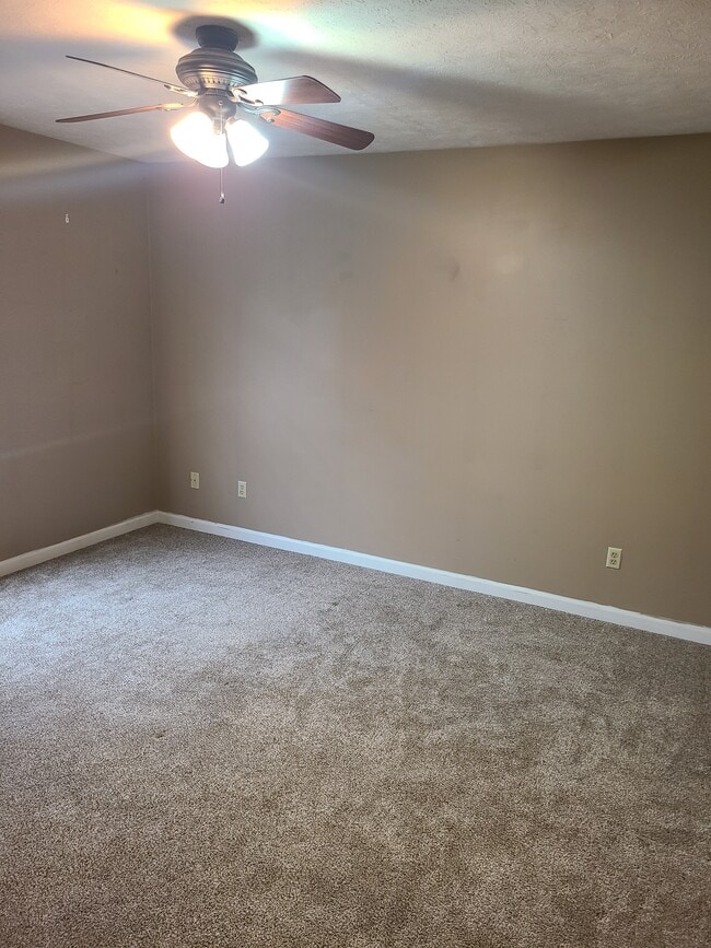 Building Photo - 2702 Carrington Ln