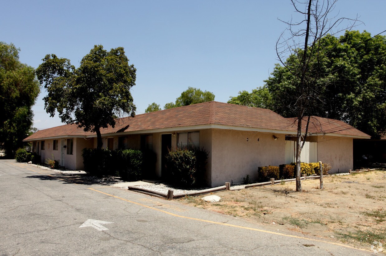 Building Photo - 320-326 W Kimball Ave
