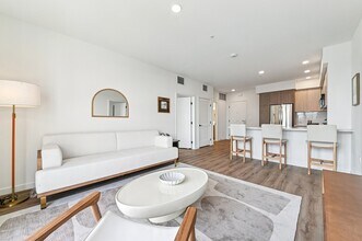 Building Photo - Somi