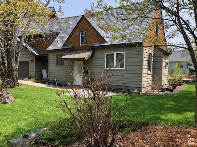 Building Photo - 2901 S Lake Ave