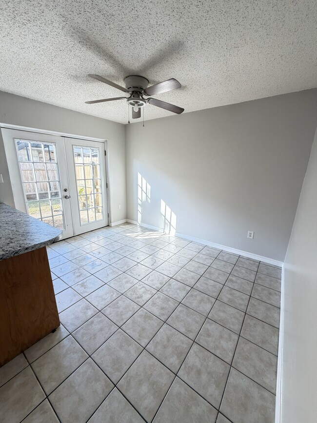 Building Photo - 1207 Canal St