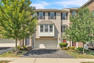 Building Photo - 305 Broadstone Dr