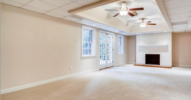 Building Photo - 1052 Castle Falls Dr NE