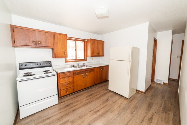 Foto del edificio - 421 Watrous Ave