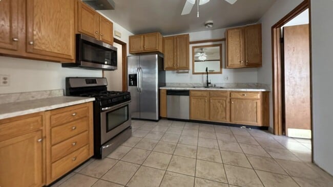 Building Photo - 9531 W Colchester Dr