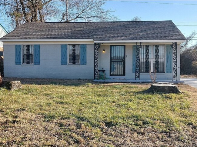 Building Photo - 797 Cavalier Dr