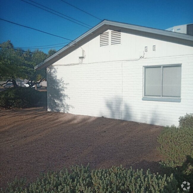 Building Photo - 11002 N 16th Ave