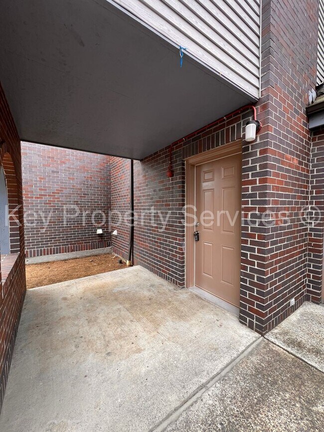 Foto del edificio - Vancouver Two Bedroom Townhome with Backyard