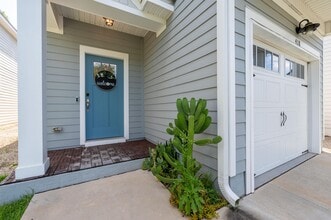 Building Photo - 418 Grand Oaks Rd