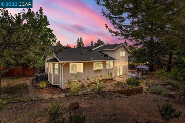 Building Photo - 2441 Mellowdawn Way