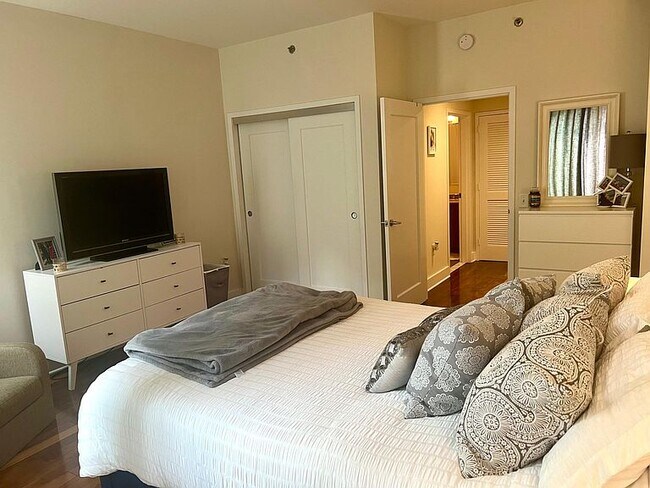 Foto del edificio - 800 Jackson St Apt 513