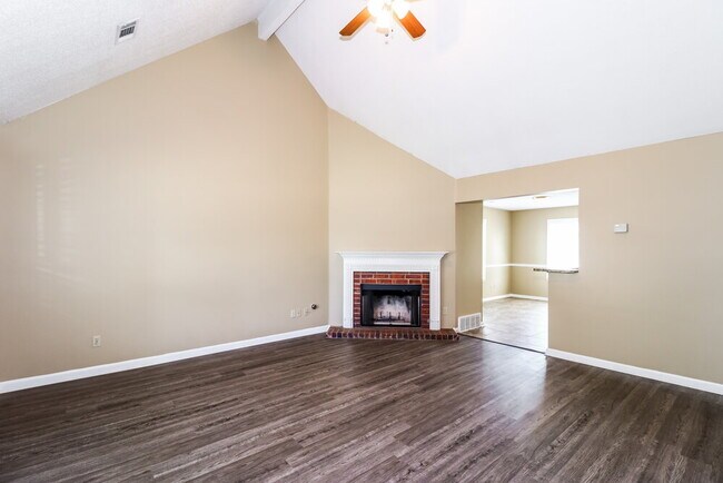 Building Photo - 9115 Park Crest Dr