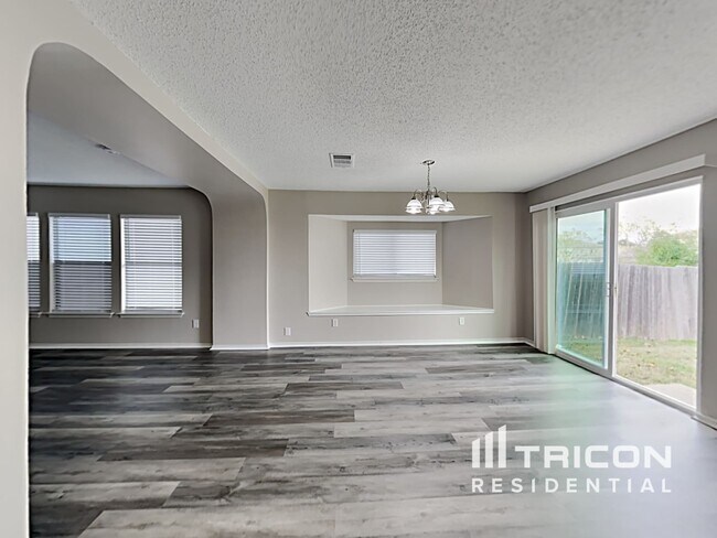 Building Photo - 6703 Beech Trail Dr