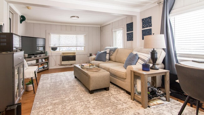 Building Photo - 11291 E Shore Dr