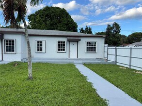 Building Photo - 555 NW 100th Terrace