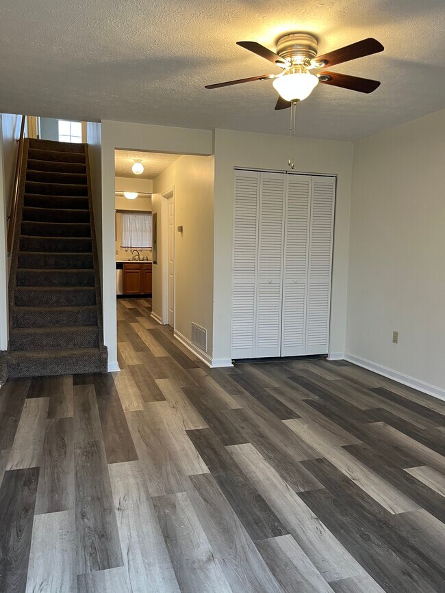 Building Photo - 2604 Main St