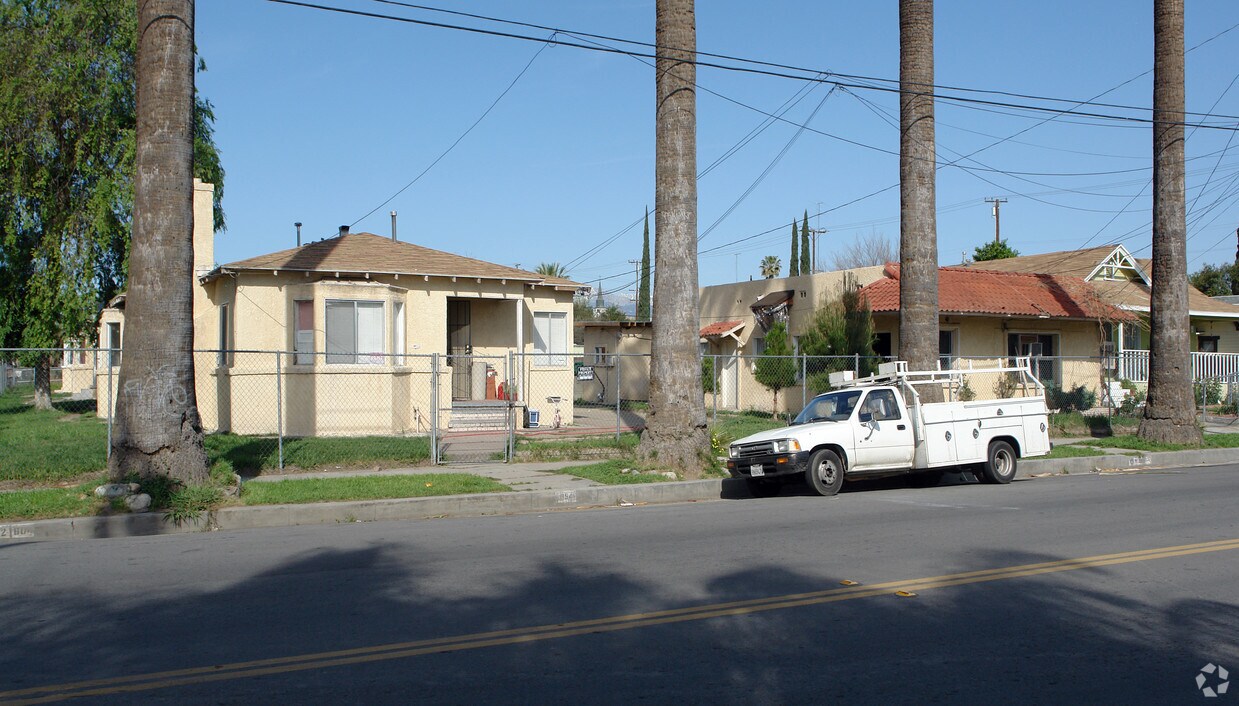 Primary Photo - 954 N F St