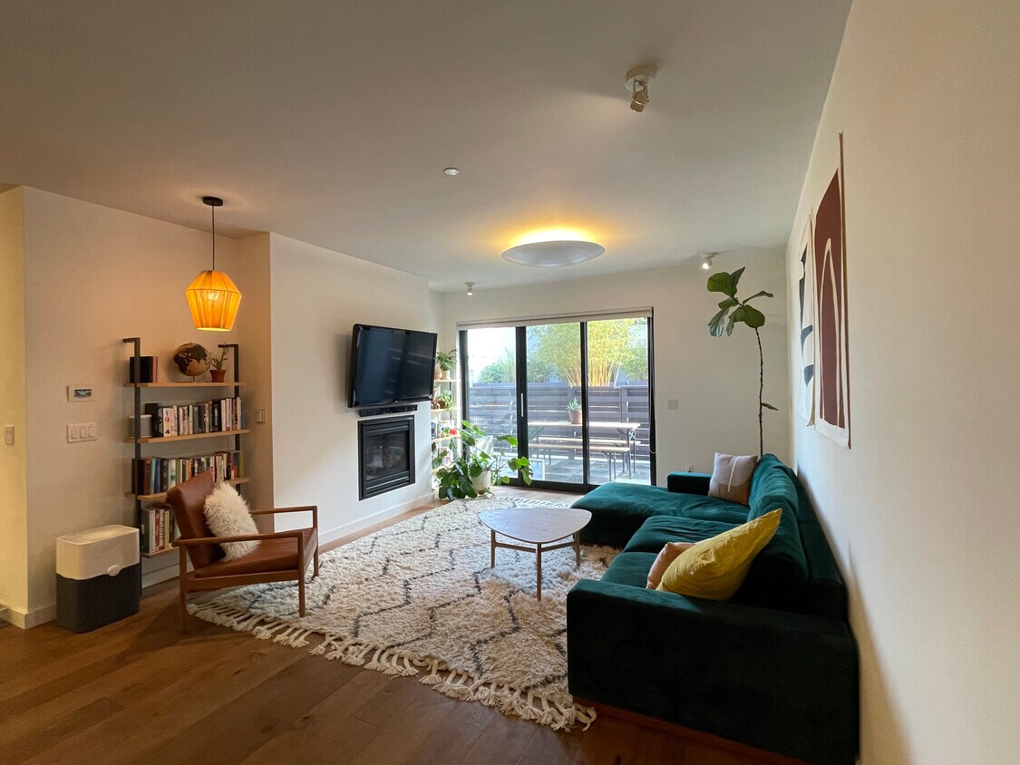 Living room - 1275 Indiana St