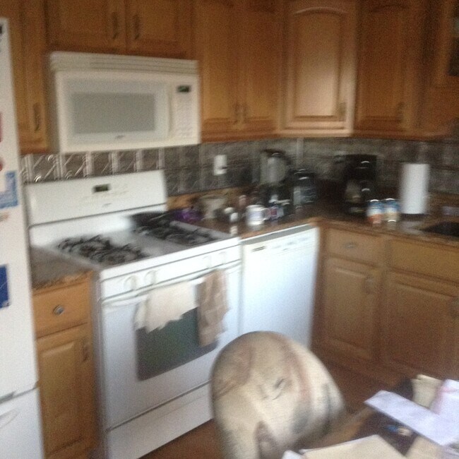 Building Photo - 9702 Helmsley Way