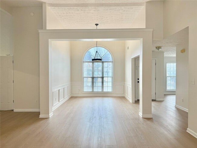 Building Photo - 1070 Rafington Dr