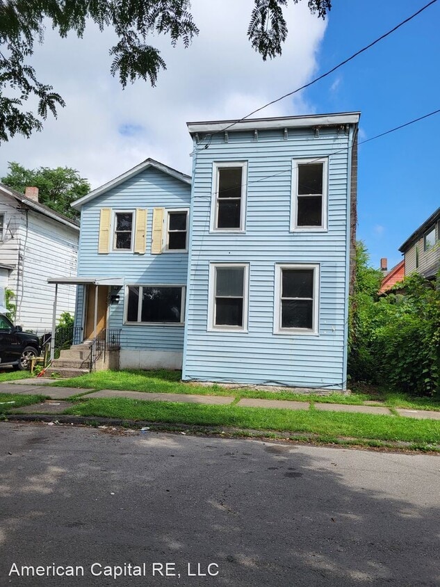 3 br, 2 bath House 559 E Third St House Rental in Elmira, NY