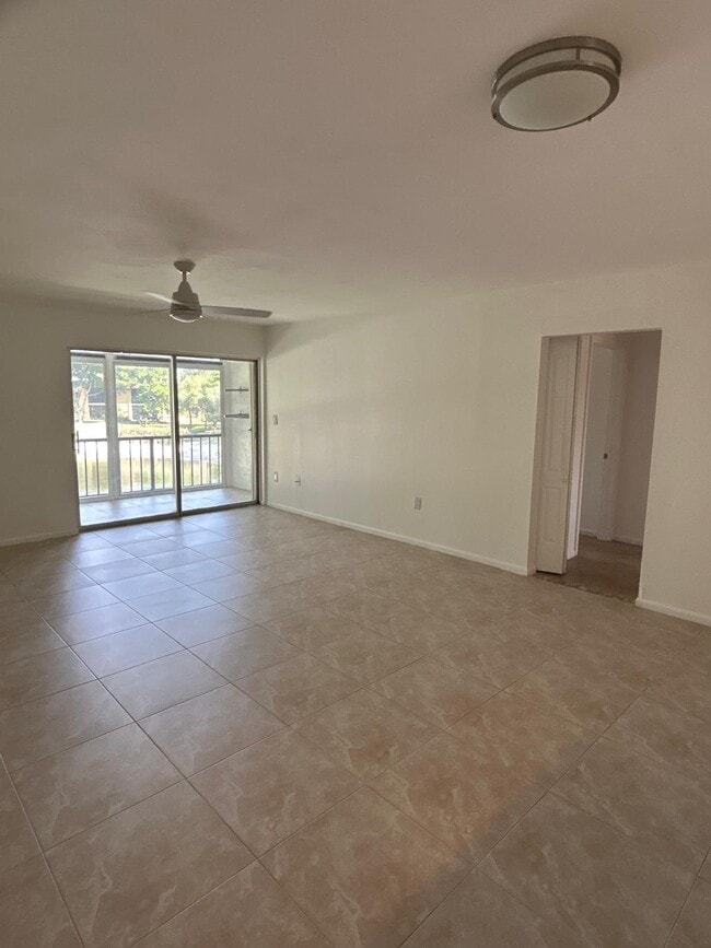 Building Photo - 848 SW 9th St Cir
