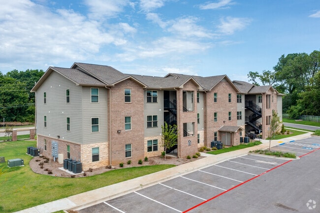 Foto del edificio - Riverbrook Apartments