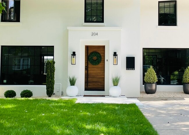 Foto del edificio - 204 Datura Dr