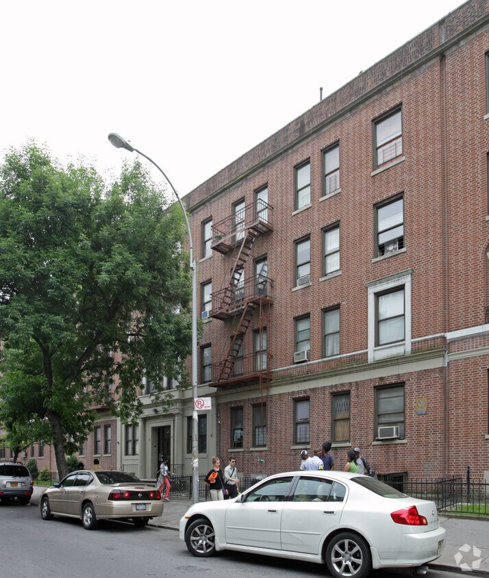 Foto principal - 270 Parkside Ave