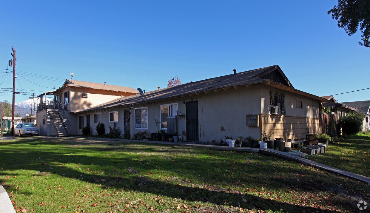 Primary Photo - 4582 Canoga St