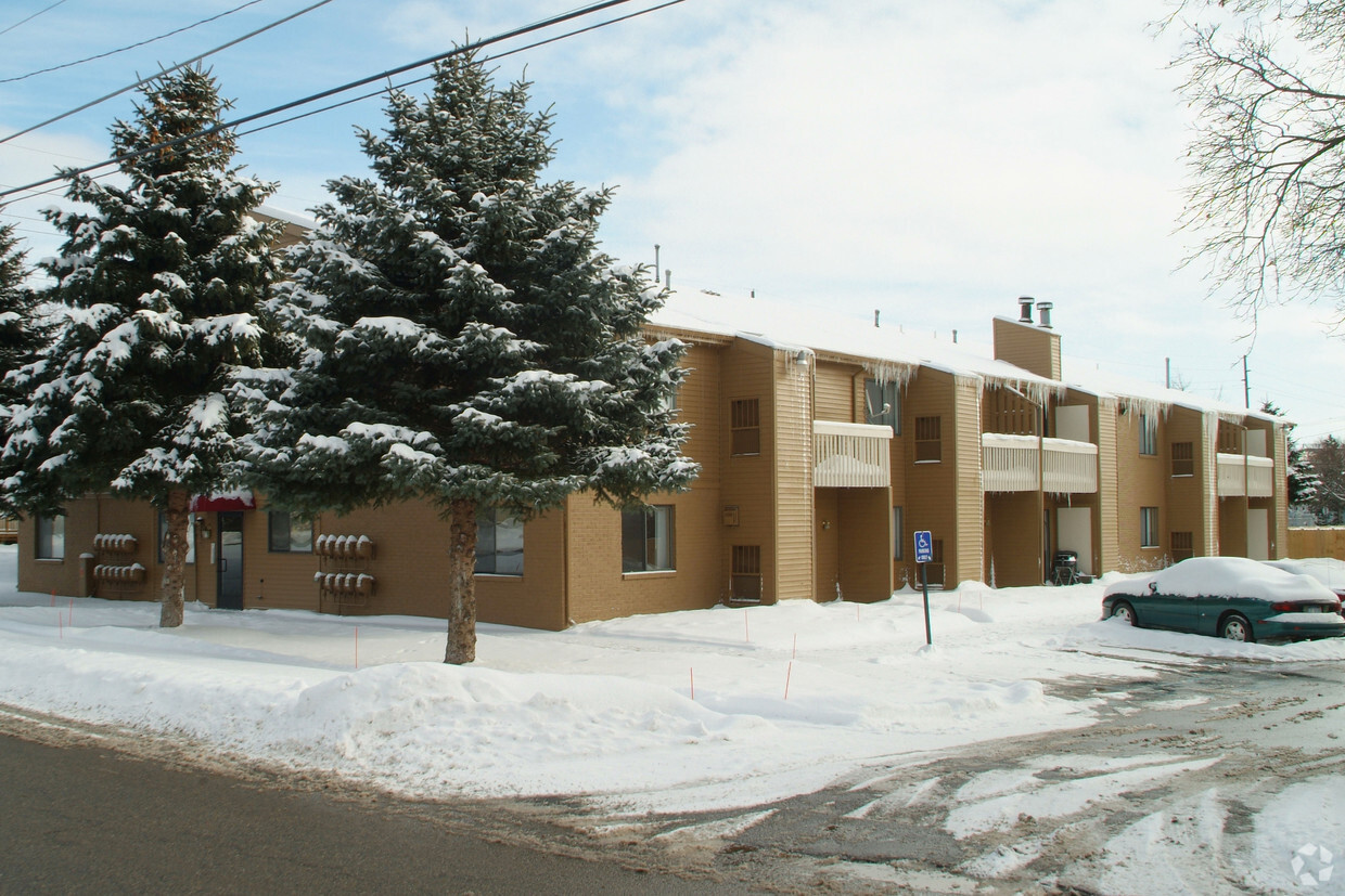 Building Photo - Village Apartments At Oxford