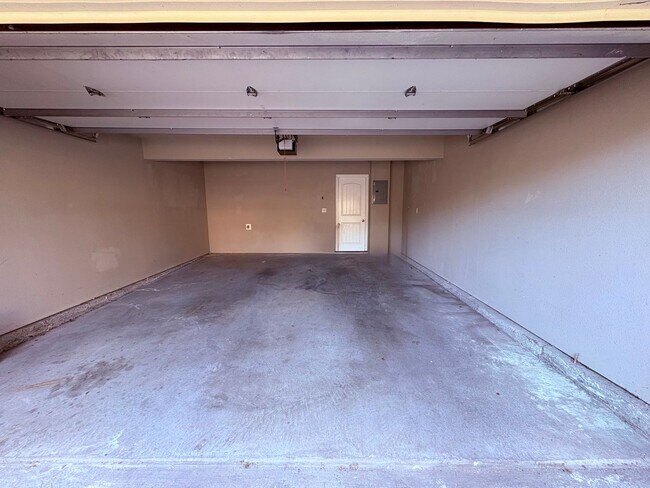 Foto del edificio - 3 Bed Townhome in Grain Valley