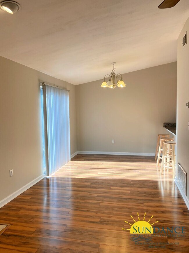 Foto del edificio - Beautiful 3 Bedroom Townhouse in Fort Walton!