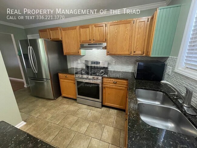 Building Photo - Beautiful 3bd/2.5ba 2 story home in Reedy ...