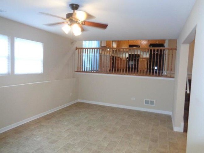 Building Photo - 909 Redwood Dr