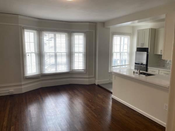 Building Photo - bedroom in San Francisco CA 94109