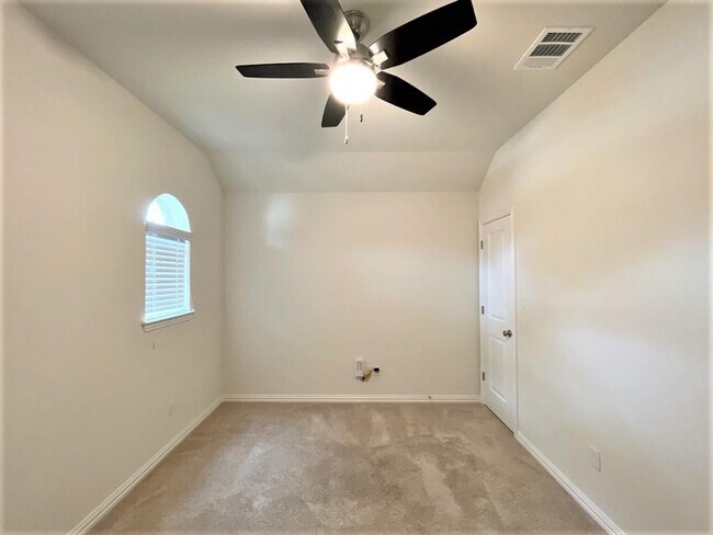 Building Photo - 4113 Presidio Ln