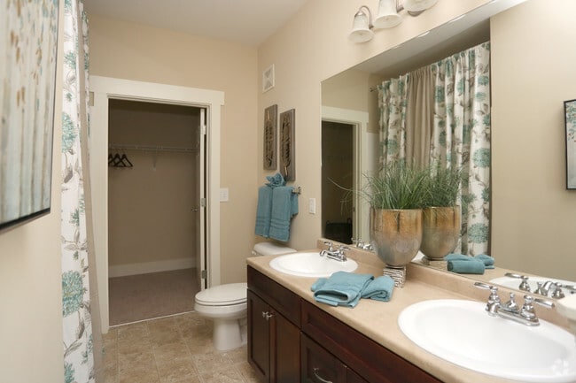 Interior Photo - Riverside Parc