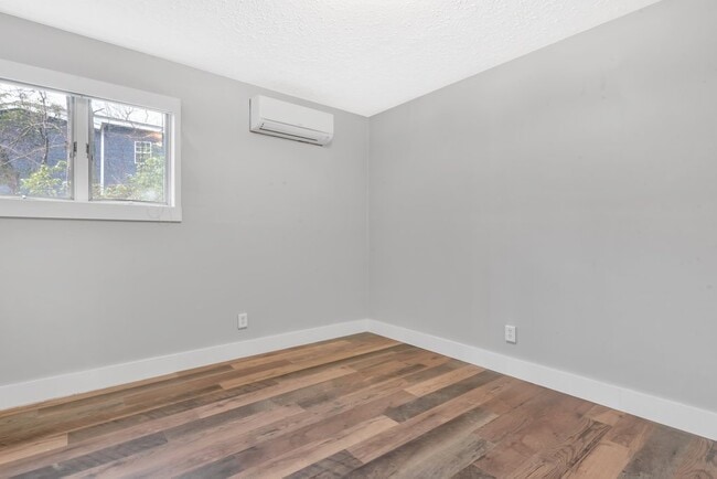 Building Photo - 53 Tupper Rd