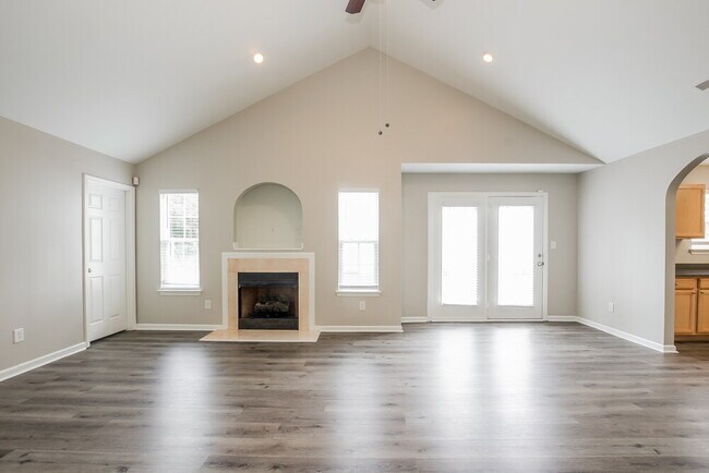 Foto del edificio - 6423 Nevin Glen Dr
