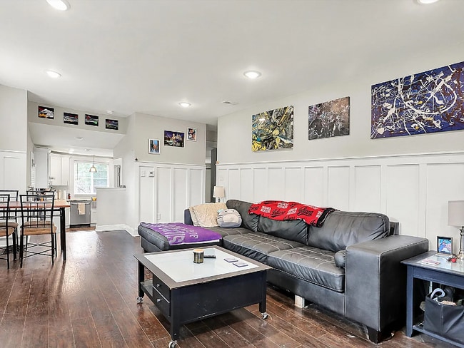 Building Photo - 1641 Iowa St