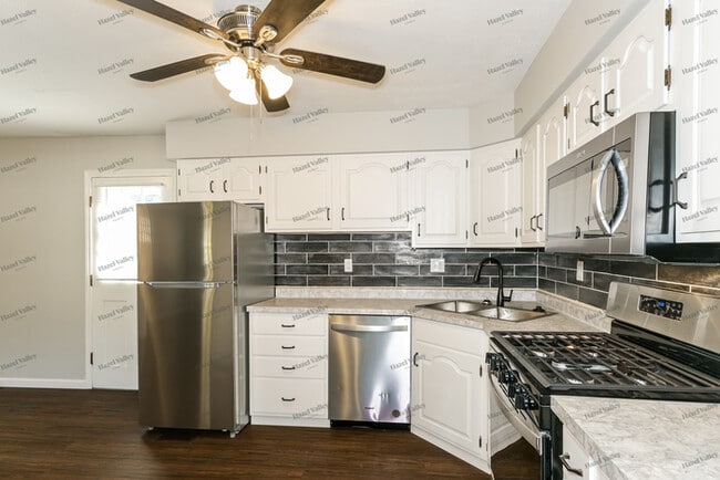 Building Photo - 1100 Ozment Dr