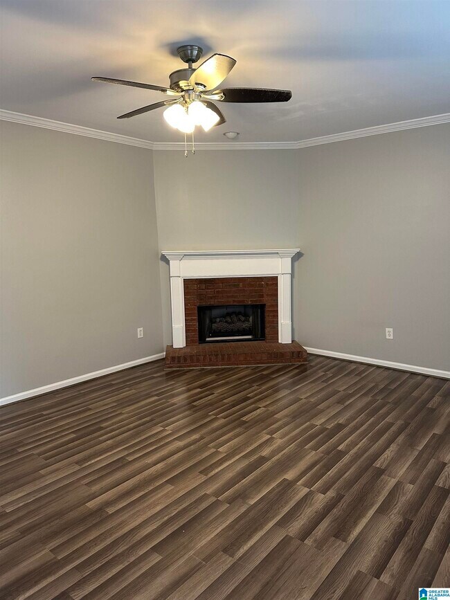 Foto del edificio - 407 Cambrian Ridge Dr