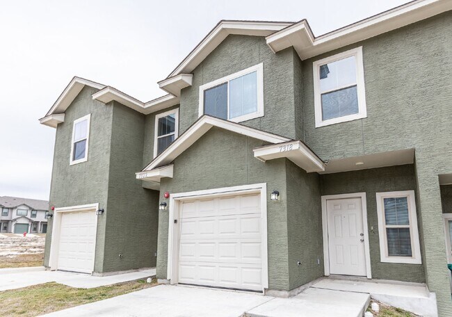 Building Photo - 7318 Savannah Brooks