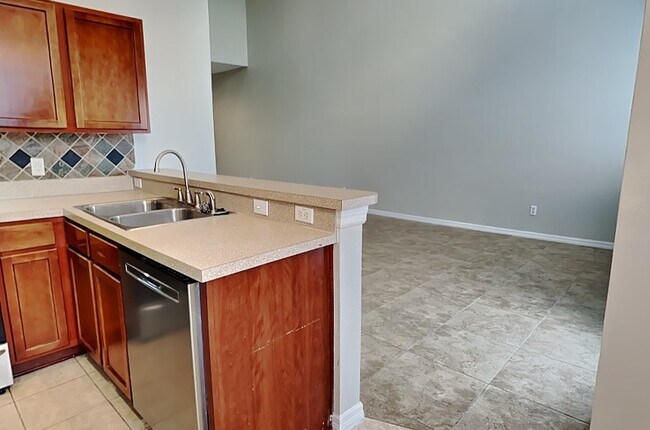 Foto del edificio - 10195 Ridgebloom Ave