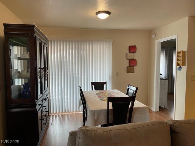 Foto del edificio - 7570 W Flamingo Rd